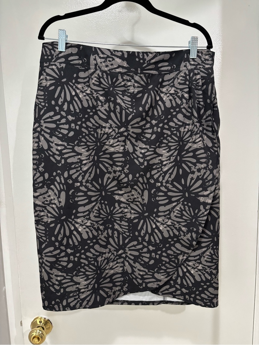 RipSkirt Hawaii Black Floral-Print Pencil Skirt Large